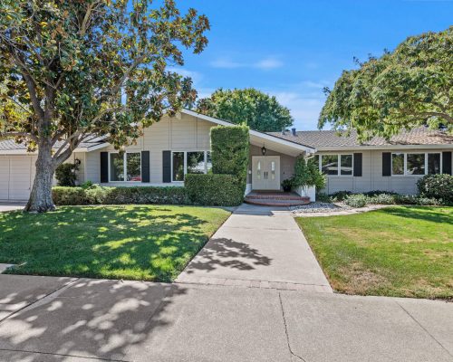 2233 Lomond Lane