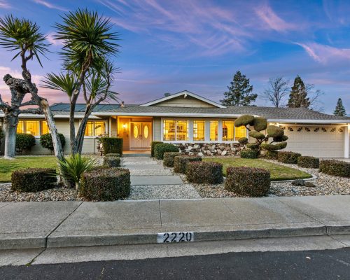 2220 Loch Lane