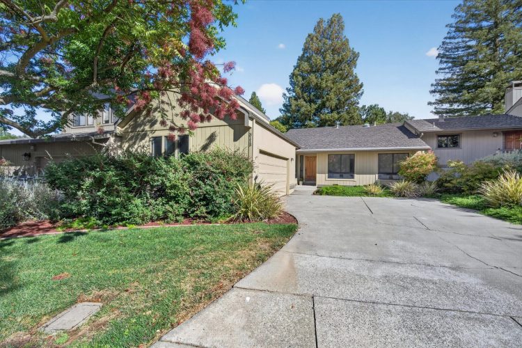 3113 Lippizaner Lane